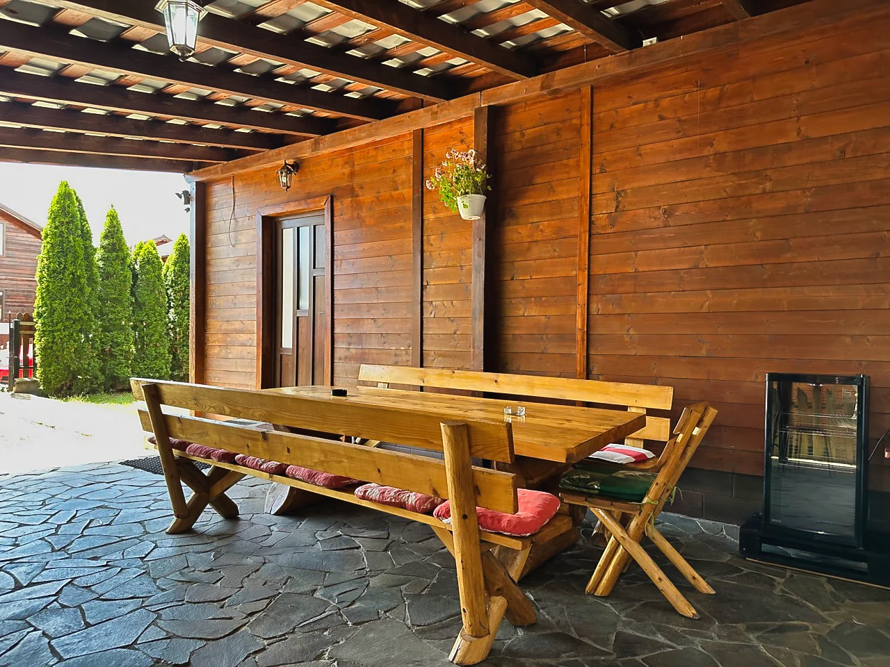 Stół na tarasie — Cabana 84
